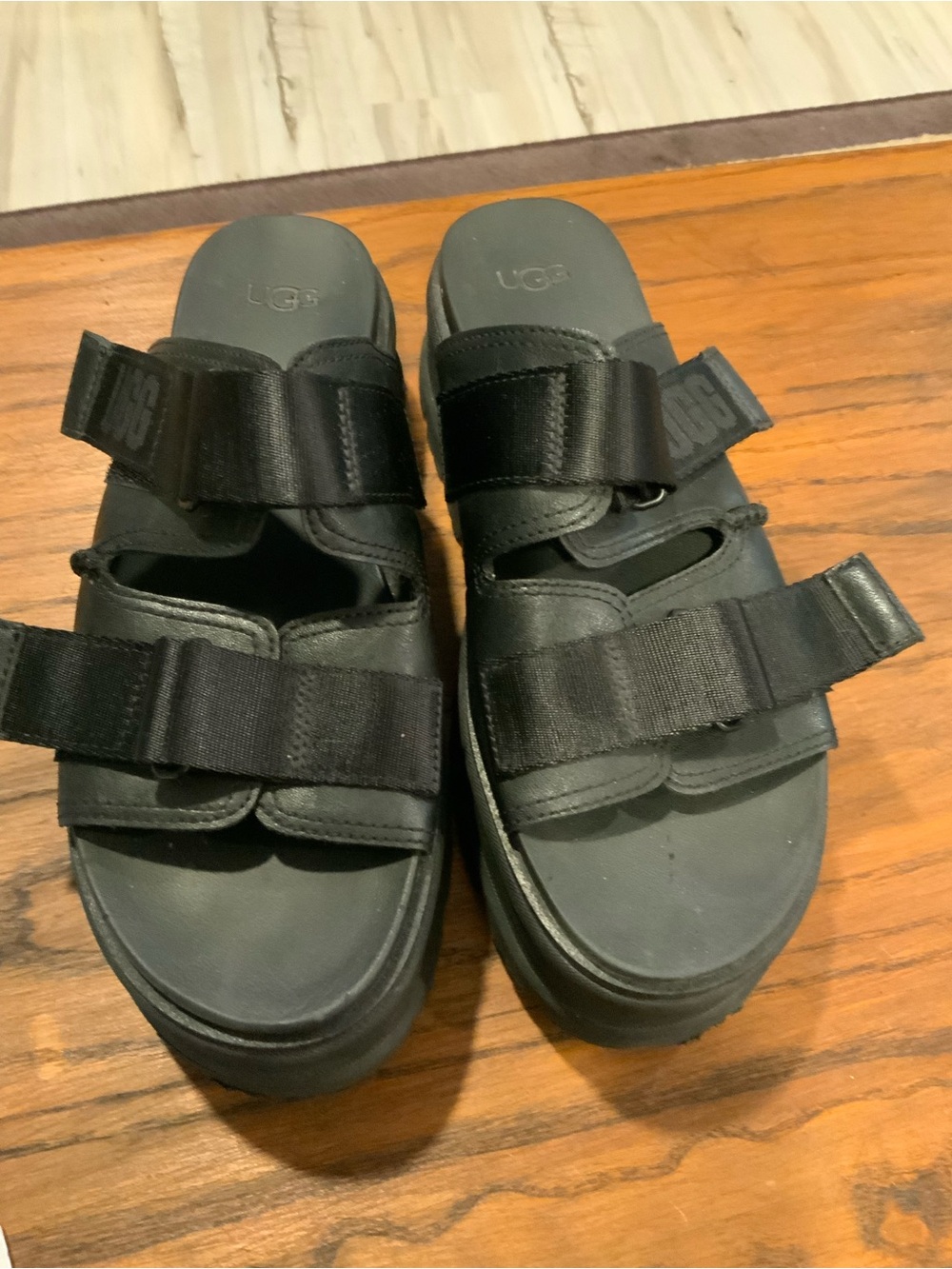 UGG Black Dual-Strap Platform Slides - Picture 3 of 3